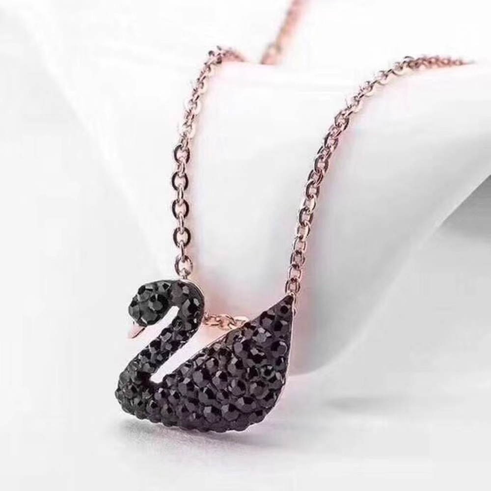 Swarovski black swan rose gold 5204131 necklace